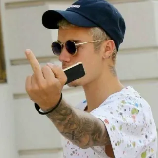 🖕 Justin Bieber 中指, 失礼, ジェスチャー, 有名人, 不快 telegram sticker