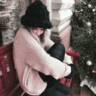 🐼 Frau, Winter, kalt, draußen, Straße, Weihnachten, Schnee telegram sticker