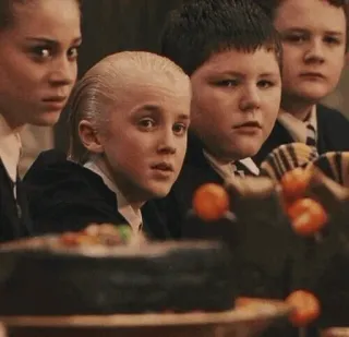 🐾 Draco Malfoy Harry Potter 해리포터, 드레이코 말포이, 호그와트, 학교, 학생, 케이크 telegram sticker