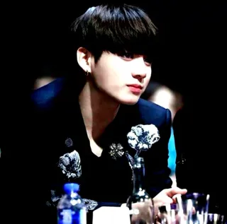 🕸 Jungkook Jungkook, BTS, K-pop, cantor, música telegram sticker