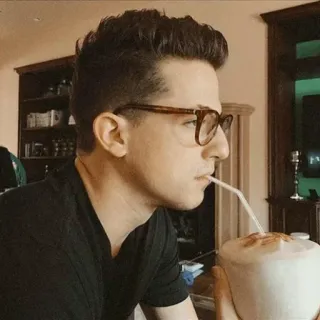 ✨ Charlie Puth promi, sänger, porträt, kokosnuss, sonnenbrille, musik, mann telegram sticker