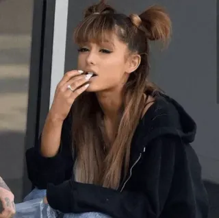 🌃 Ariana Grande คน, ผู้หญิง, คนดัง, กิน, อารีอานา กรานเด telegram sticker
