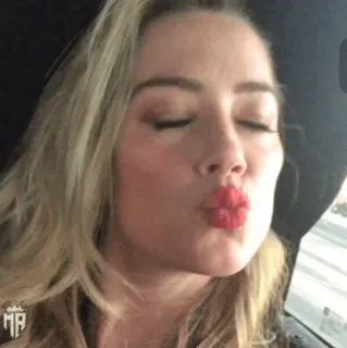 💋 Amber Heard знаменитость, актриса, женщина, поцелуй, блондинка telegram sticker