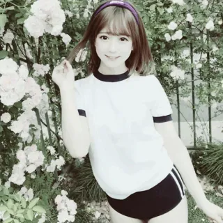 🥕 anime meisje, gymuniform, schattig, bloemen, portret, japans telegram sticker