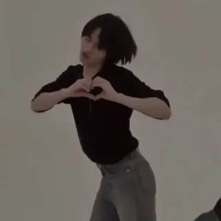 📦 cuore, amore, kpop, gesto, persona, carino whatsapp sticker