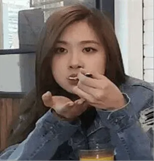 🌙 Rose kpop, 블랙핑크, 로제, 먹방, 귀여운, 가수, 아이돌, 여자, 간식 telegram sticker