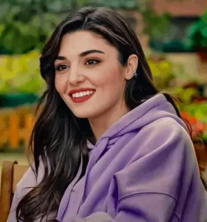 🐾 mujer, retrato, Hande Erçel, actriz, sonrisa telegram sticker