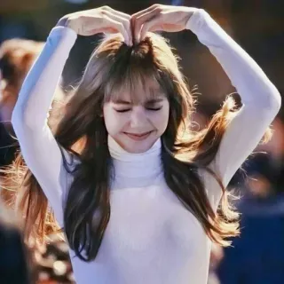 🖤 Lisa Lisa, Blackpink, K-pop, singer, idol, heart, fingers, white turtleneck whatsapp sticker