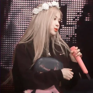 🐰 Rosé K-pop, певица, венок из цветов, Rosé, Blackpink, музыка, исполнитель telegram sticker