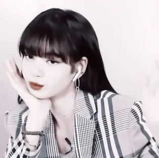 🎧 Lisa Lisa, Kpop, Blackpink, Celebridad, Mujer, Moda, Música whatsapp sticker