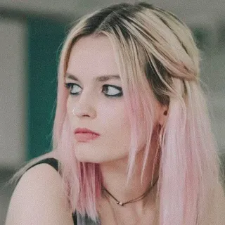 😐 Maeve Wiley Sex Education serie tv, bionda, capelli rosa, ritratto telegram sticker