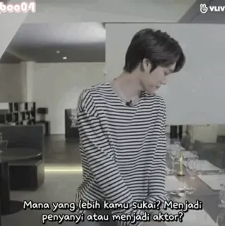 🧷 Mana yang lebih kamu Sukai? Menjadi penyanyi atau menjadi aktor? personne, VLIVE whatsapp sticker