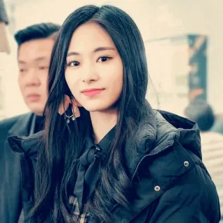 🎠 Tzuyu K-pop, Tzuyu, Twice, Cantante, Idol, Asiatica telegram sticker