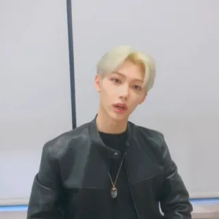 ,Lee felix Vlive. @STRAY_KIDS whatsapp stickers