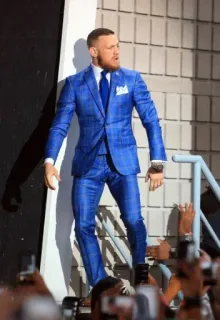 👑 Conor McGregor Конор МакГрегор, MMA, UFC, боец, костюм, синий костюм, знаменитость whatsapp sticker