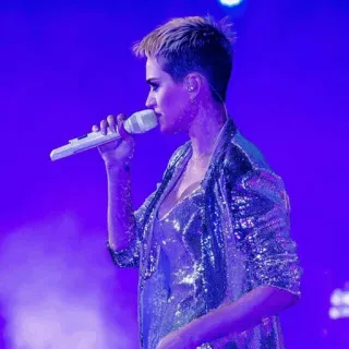 🌈 Katy Perry singer, pop star, microphone, performance, music, artist, woman whatsapp sticker