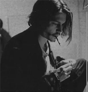 🚬 uomo, fumare, sigaretta, ritratto, bianco e nero, interno telegram sticker