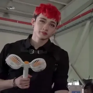 🎸 Bang Chan kpop, stray kids, idol, fã, cabelo vermelho telegram sticker