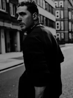 🔚 Tom Hardy ผู้ชาย, นักแสดง, ขาวดำ, ภาพเหมือน, ถนน telegram sticker