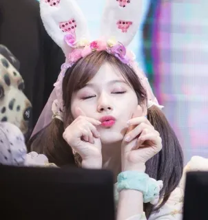 🍭 mujer, orejas de conejo, lindo, ídolo, retrato, kpop telegram sticker