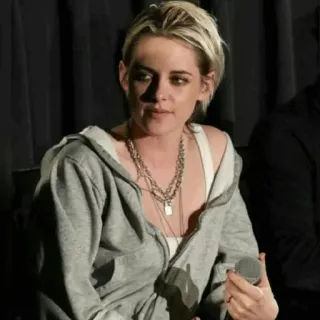 🤍 Kristen Stewart Schauspielerin, Promi, Frau, Portrait, grauer Hoodie telegram sticker