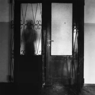 😀 porte, verre, ombre, bâtiment, intérieur telegram sticker
