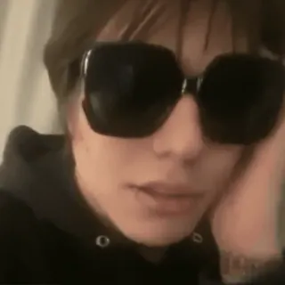😵‍💫 человек, солнцезащитные очки, портрет, лицо telegram sticker