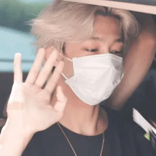 🌚 personne, masque, homme, cheveux blonds, vague, coréen, asiatique, portrait whatsapp sticker