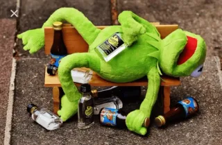 🍺 Kermit カーミット, 酔っ払い, アルコール, 人形, パーティー, マペット telegram sticker