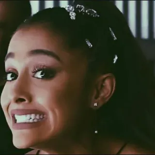 😬 Ariana Grande Ariana Grande, piosenkarka, gwiazda pop, celebrytka, kobieta telegram sticker