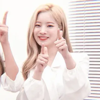 🥮 donna, indicando, Kpop, Dahyun, Twice, Idol, asiatica telegram sticker