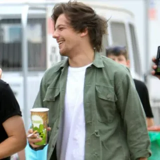🥓 Louis Tomlinson человек, певец, мужчина, знаменитость, актер telegram sticker