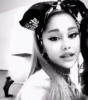 😐 Ariana Grande ariana grande, piosenkarka, celebrytka, gwiazda pop, portret, bandana telegram sticker
