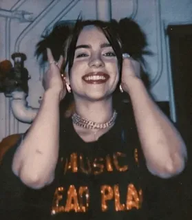 💚 MUSIC IS DEAD PLAY musica, morto, giocare, maglietta, Billie Eilish, stile, moda telegram sticker