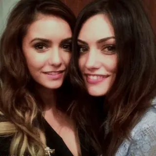 🥀 mujeres, sonriendo, retrato, selfie, amigos telegram sticker