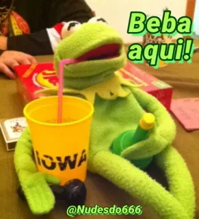 😏 Kermit Beba aqui! Kermit the Frog, drinking, alcohol, meme, funny telegram sticker