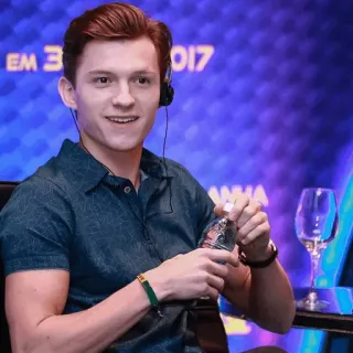 ⚙ Tom Holland Tom Holland, actor, celebridad whatsapp sticker