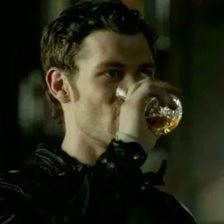 🥃 мужчина, пьет, стакан, алкоголь, напиток, портрет telegram sticker