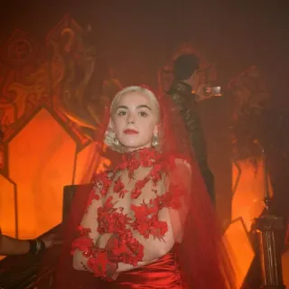 🤫 Sabrina Spellman Chilling Adventures of Sabrina 萨布丽娜·斯佩尔曼, 琪兰·席普卡, Netflix剧集, 红色连衣裙, 女巫, 超自然 telegram sticker