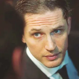 🤨 Tom Hardy acteur, homme, portrait, gros plan telegram sticker