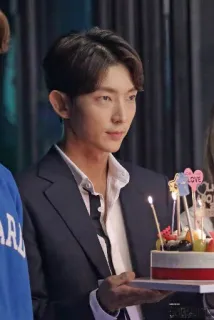 🎂 Lee Joon-gi Lee Joon-gi, Acteur coréen, Anniversaire, Gâteau, Bougie whatsapp sticker