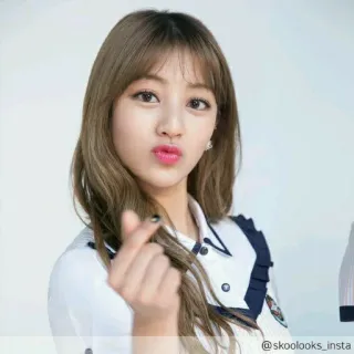 😗 @skoolooks_insta K-pop, JYP, Twice, J.Y. Park, Kpop, Cantante femenina whatsapp sticker