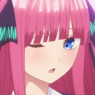 😗 Nino Nakano The Quintessential Quintuplets anime, garota, cabelo rosa, piscando, Nino telegram sticker