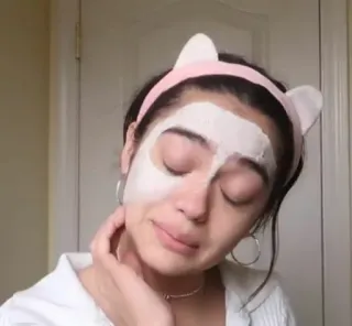 😡 mulher, máscara facial, beleza, cuidados com a pele, cosméticos, tiara, auto cuidado telegram sticker