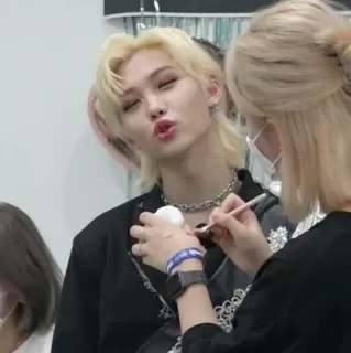 😚 Felix kpop, singer, blonde hair, makeup telegram sticker