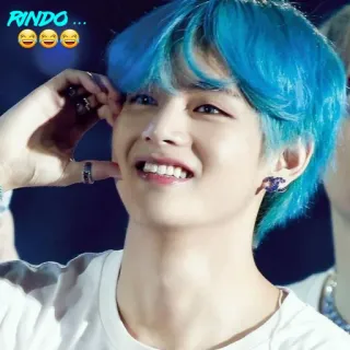 🤣 RINDO ... persona, celebridad, sonriendo, pelo azul, retrato whatsapp sticker