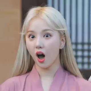 😲 Frau, blonde Haare, überrascht, pinkes Outfit, K-Pop, Person, offener Mund whatsapp sticker