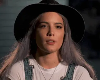🍒 Halsey cantora, mulher, celebridade, retrato, chapéu whatsapp sticker