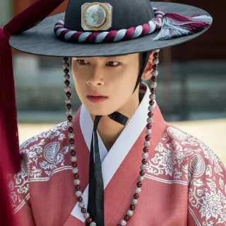 🤭 uomo, coreano, abito tradizionale, cappello, storico, attore telegram sticker
