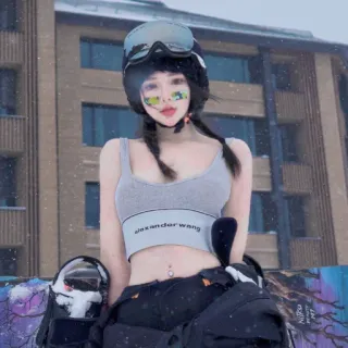 🥶 alexander wang mujer, invierno, nieve, snowboard, moda, estilo, modelo, deporte whatsapp sticker